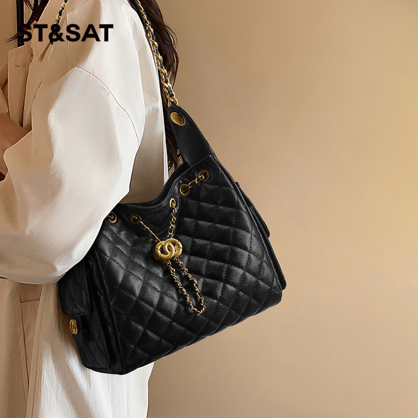 星期六包包轻奢小众高级感26新款女菱格链条水桶包单肩轻便斜挎包