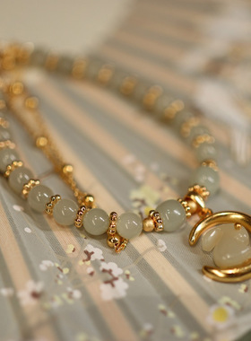 本命年和田玉玉兔手链女生925银镀金镶嵌兔子生肖吊坠 生日礼物