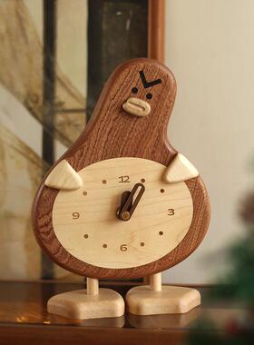 三思工房可爱丑小鸭台钟客厅餐厅家用创意钟表北欧原木风摆台钟表