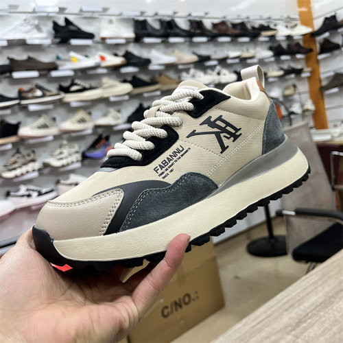 捡漏实体店200多元撤柜秋冬保暖休闲老爹男鞋小众时尚运动阿甘鞋