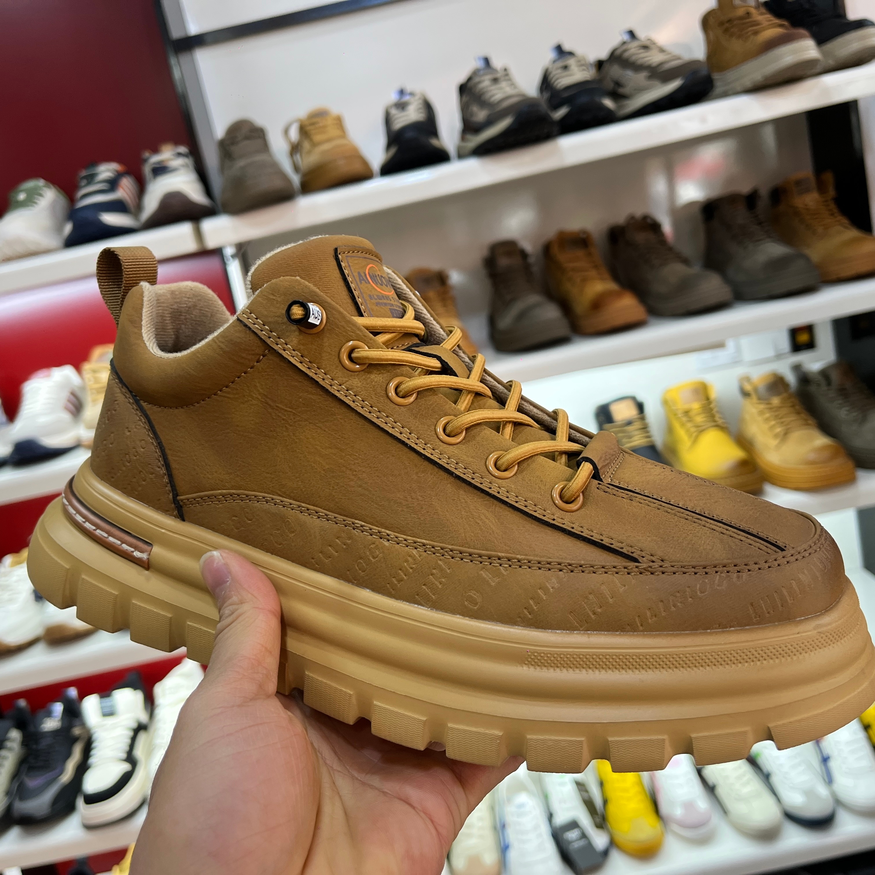 捡漏实体店260+撤柜冬季加绒保暖皮面休闲男鞋轻便防滑韩版皮鞋