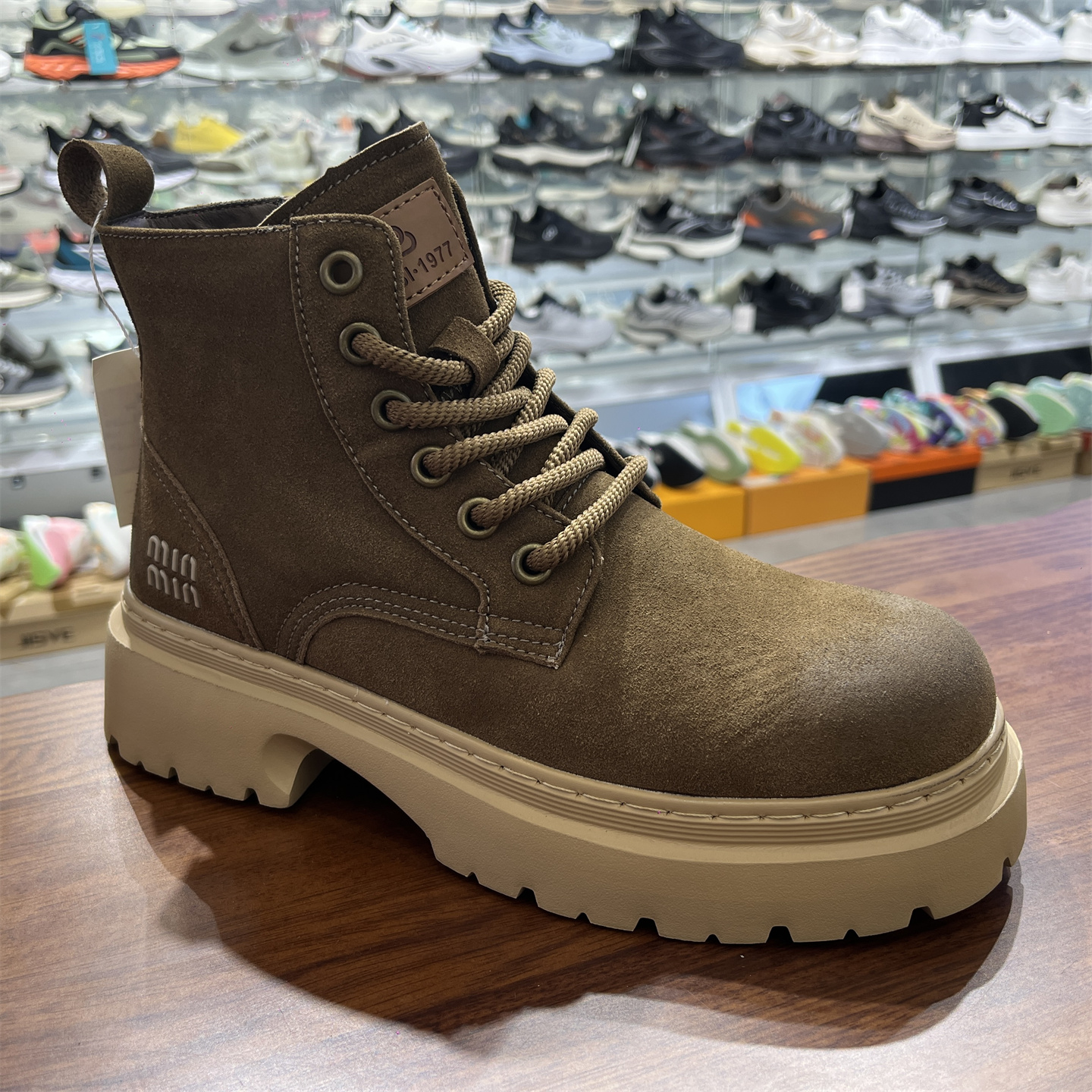 捡漏实体店260+撤柜冬季加薄绒保暖男士马丁靴真猪皮轻便休闲男靴