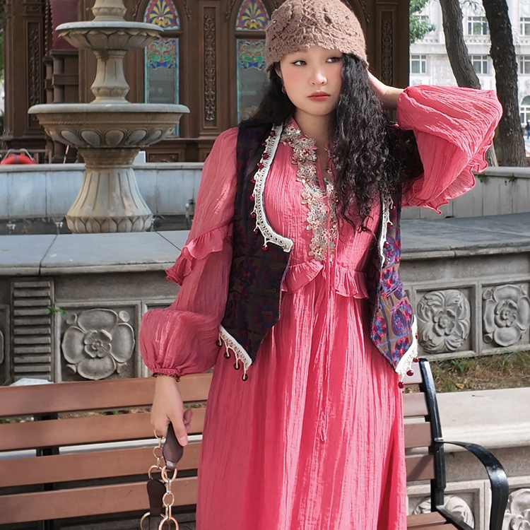 致卡萝自制-桃花雨落-超绝粉色!复古亮片宽松连衣裙刺绣流苏马甲