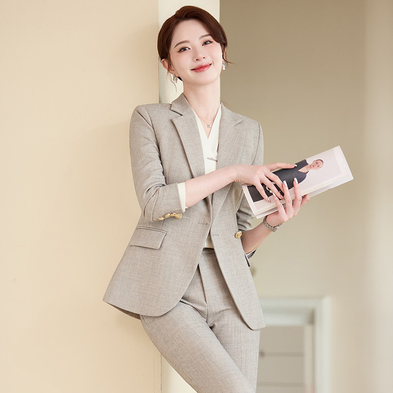 灰色毛呢西装套装女春秋2026新款高级感小个子气质加厚小西服上衣