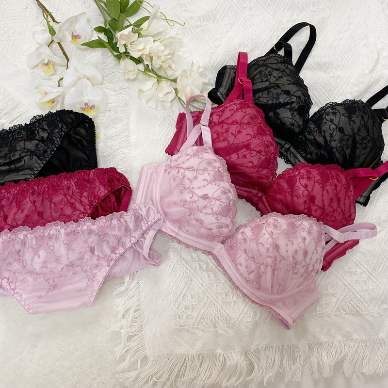 日系夏季薄杯少女有钢圈低鸡心聚拢文胸浅杯圆盘文胸套装