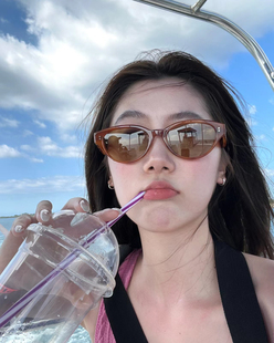 男女酷 复古时髦长椭圆墨镜防紫外线凹造型小红书同款 404 店韩版