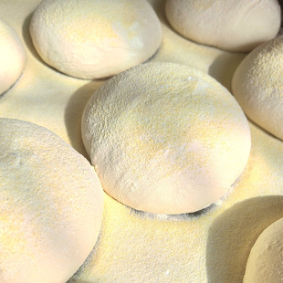 披萨面团比萨生饼皮比萨饼底原料待发酵pizza冷冻面团只发广东