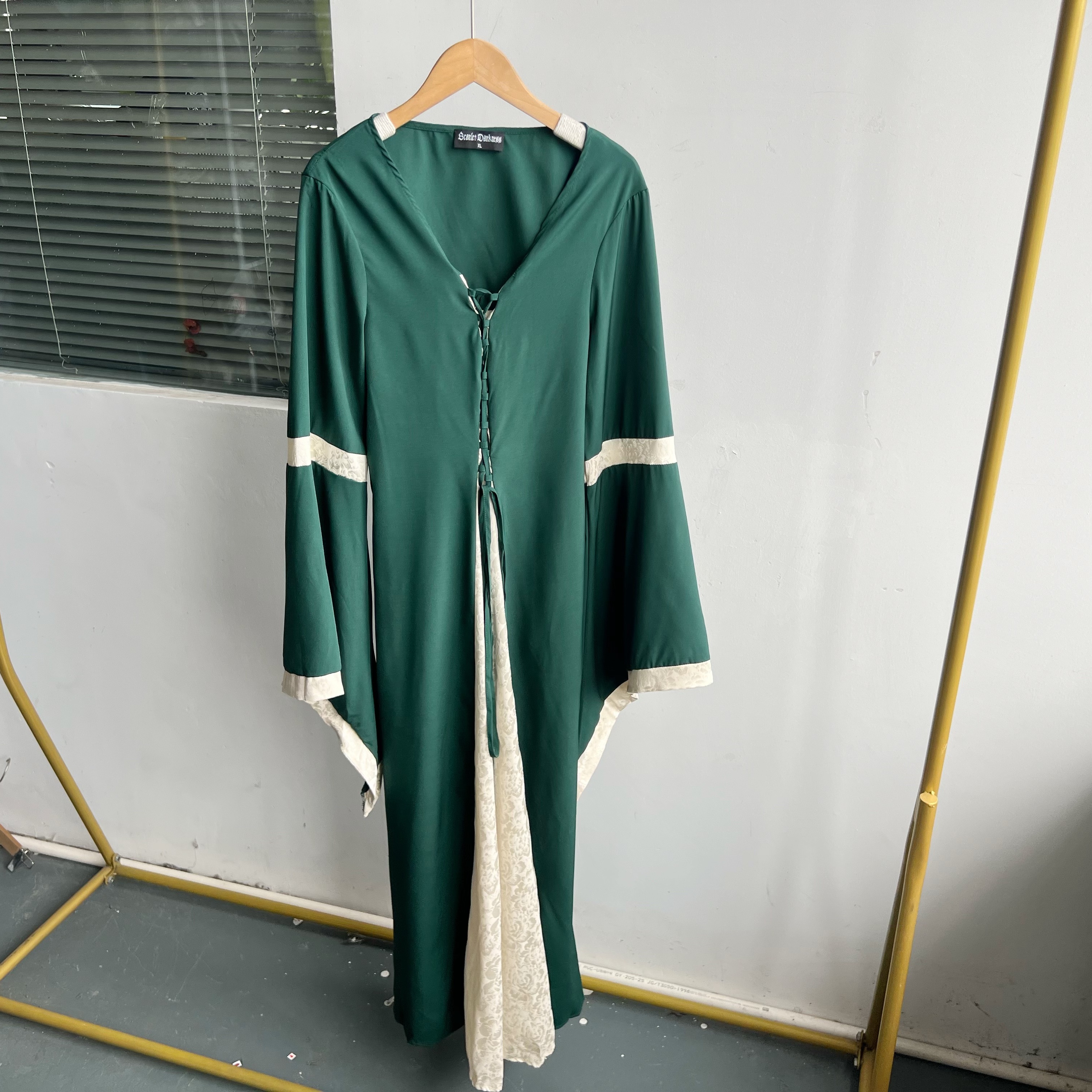 A1-212万圣节哥特式复古cos喇叭袖系带多利亚表演服连衣裙H25-7