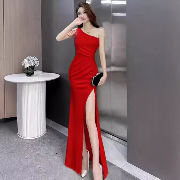 白色晚礼服女2026新款性感小众名媛鱼尾单肩开叉连衣裙主持人车模
