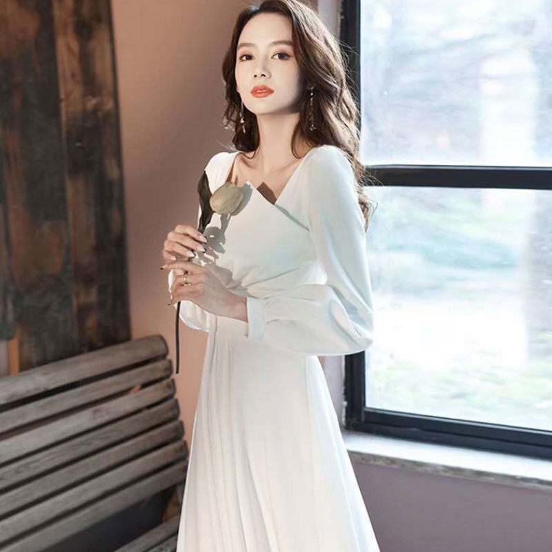 2026年春季白色礼服感婚礼平时聚会气质简约方领连衣裙春秋女
