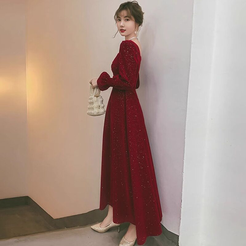 2024新年女装气质名媛高级感晚礼服龙年红色长袖丝绒连衣裙子春秋