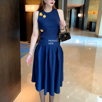 MAVIS LEUNG 蔚蓝海洋 立体花苞裙摆重磅高级感花朵背心+半身裙