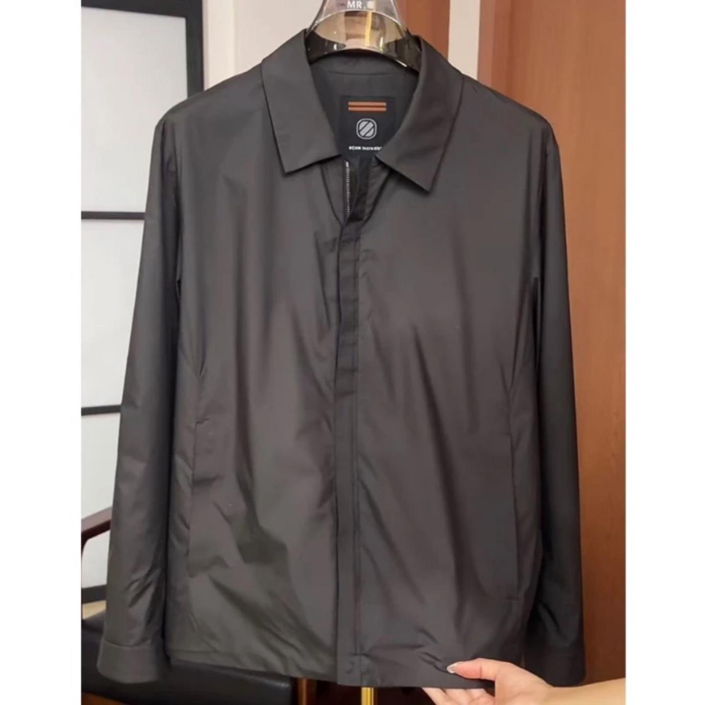 春季新款男士轻奢简约时尚翻领夹克百搭拉链黑色帅气商务休闲外套