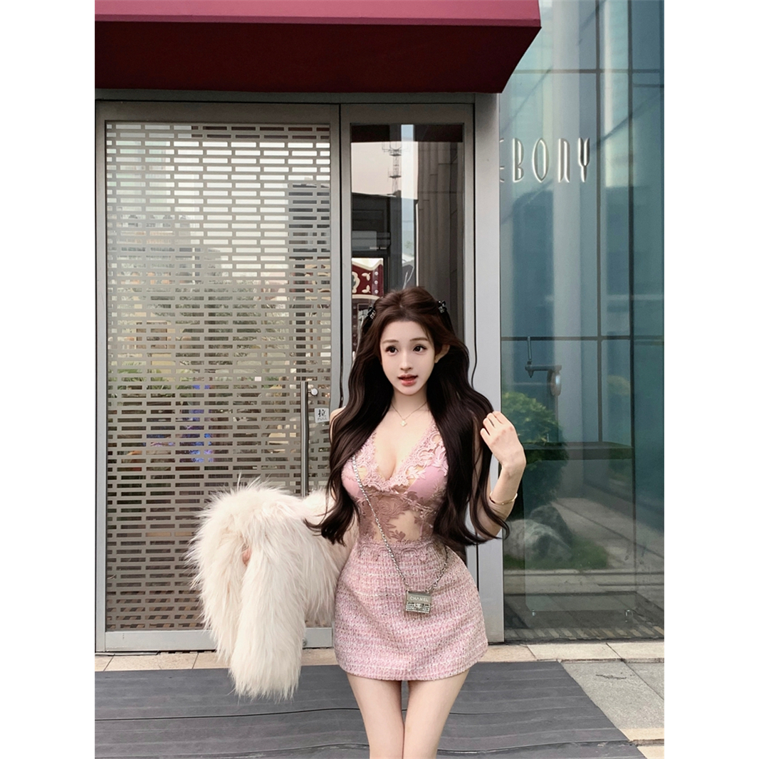 实拍实价 名媛重工蕾丝绣花大V领性感拼接包臀连衣裙