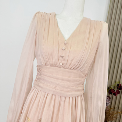 Hotdog 热狗很辣 花落梦夕收腰显瘦V领木耳边繁花长袖连衣裙