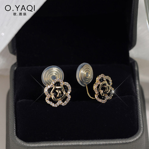 小香风气质黑色山茶花蚊香盘耳夹