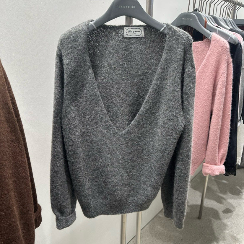 tara by Amy韩代 26fw 东大门 深V领 廓形毛衣 洋气百搭 纯色