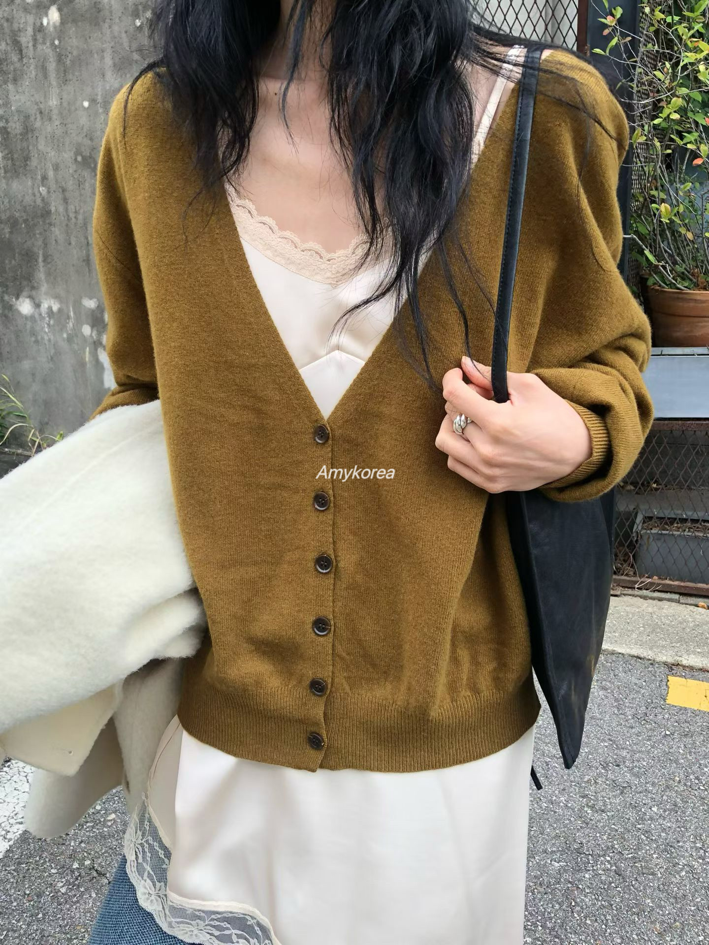 much more Amy韩代 26早秋 东大门 纯色V领 针织开衫洋气百搭