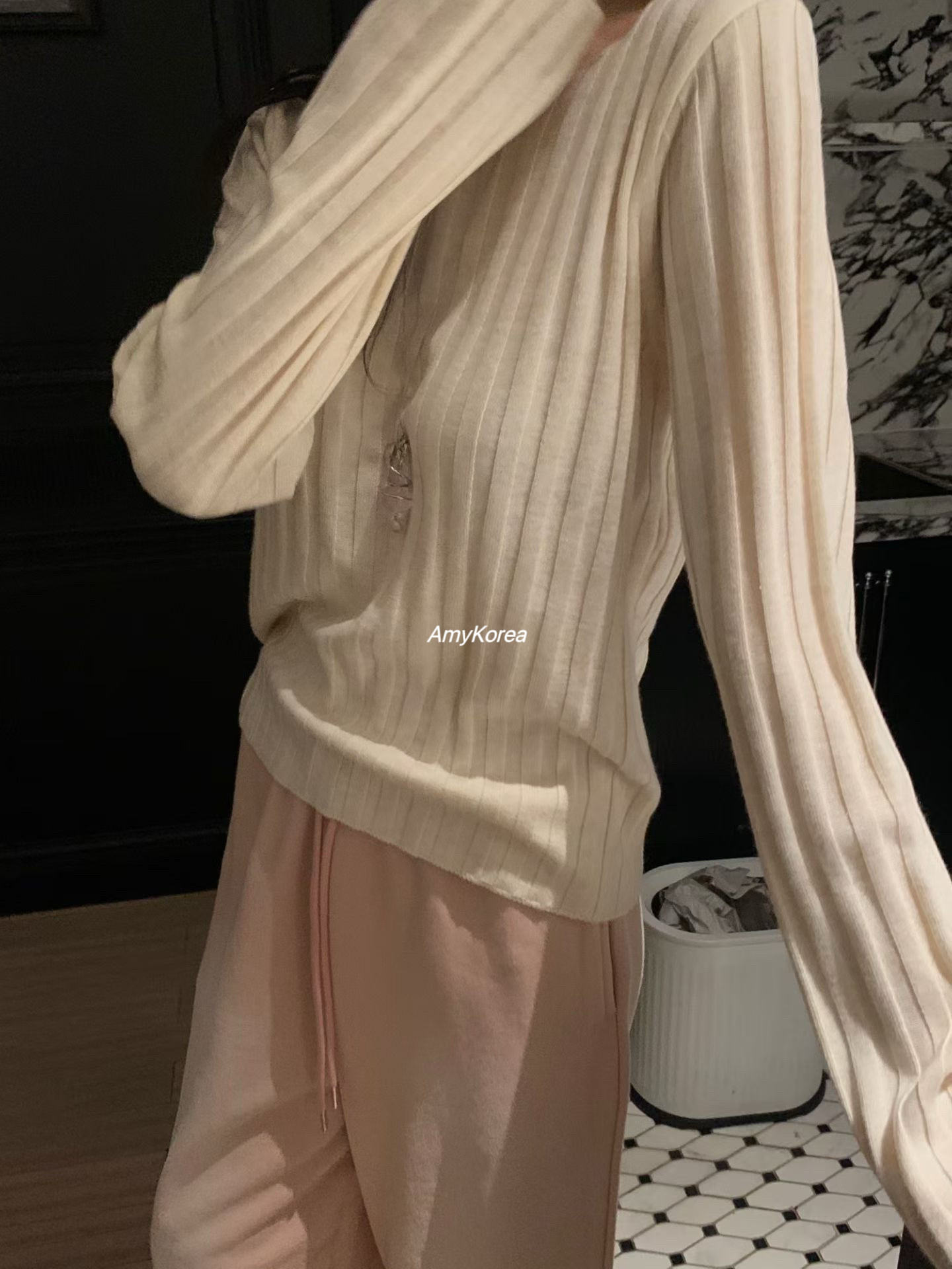 POSTER Amy韩代 26早春 东大门 坑条针织衫 系带纯色 温柔气质