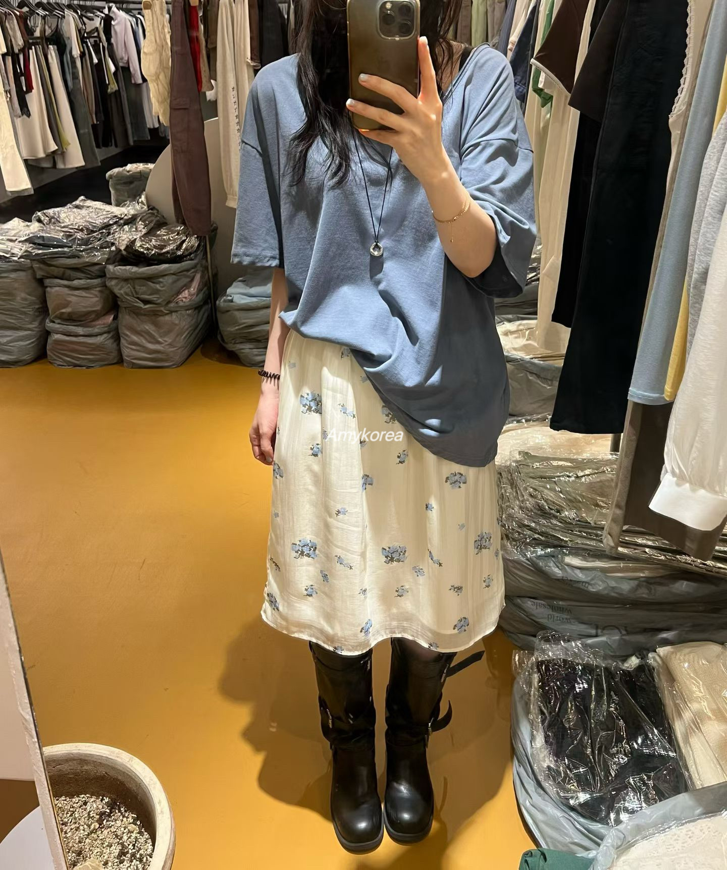 De venti Amy韩代 26春夏 东大门 简约毛边v领 短袖t恤 洋气纯色