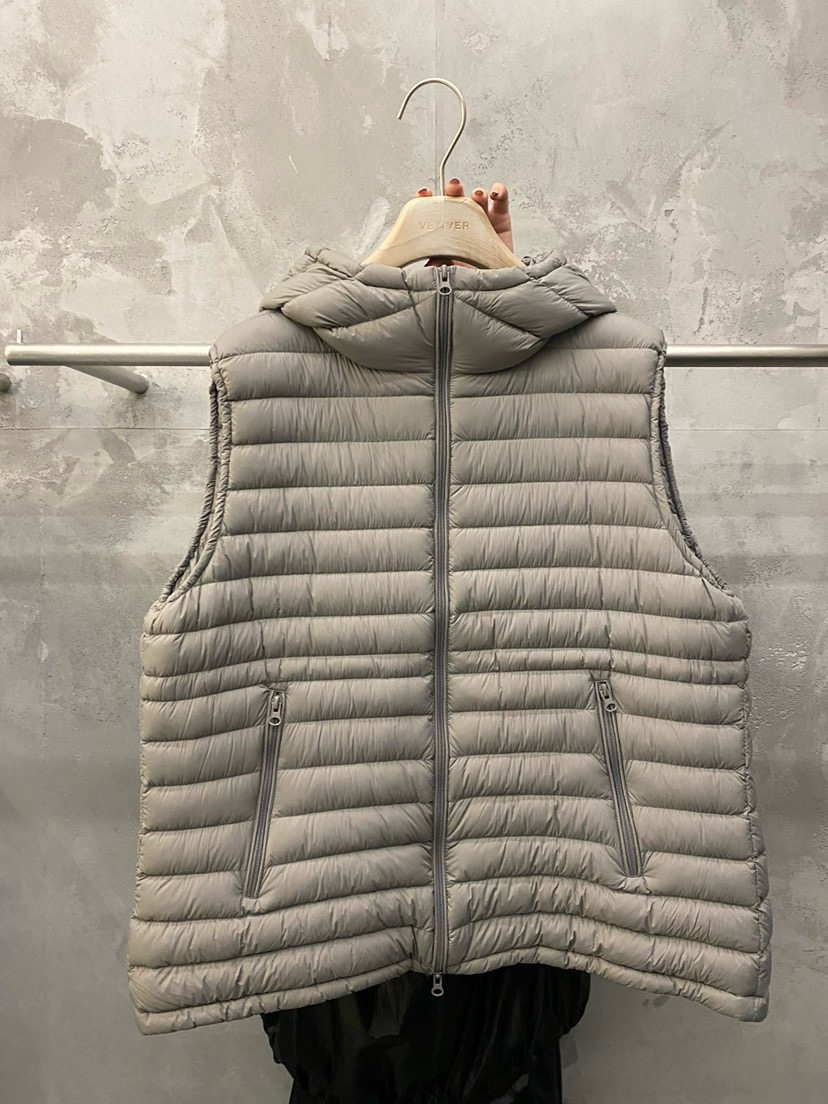 the vetiver Amy韩代 26fw 东大门 纯色立连帽 羽绒马甲背心 洋气
