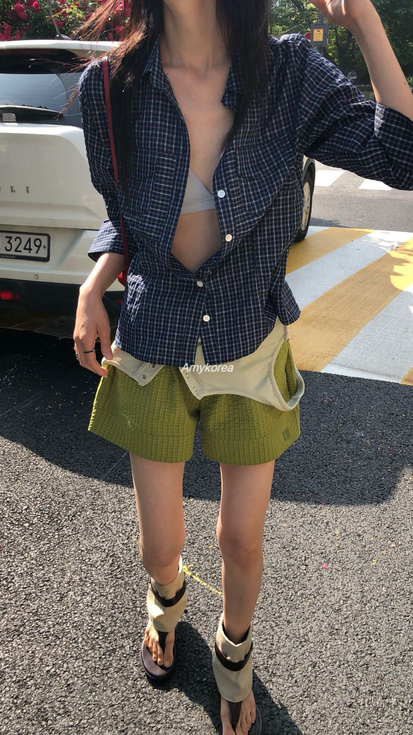 over rich Amy韩代 26春夏 东大门 格子后抽褶 短袖衬衫 洋气休闲