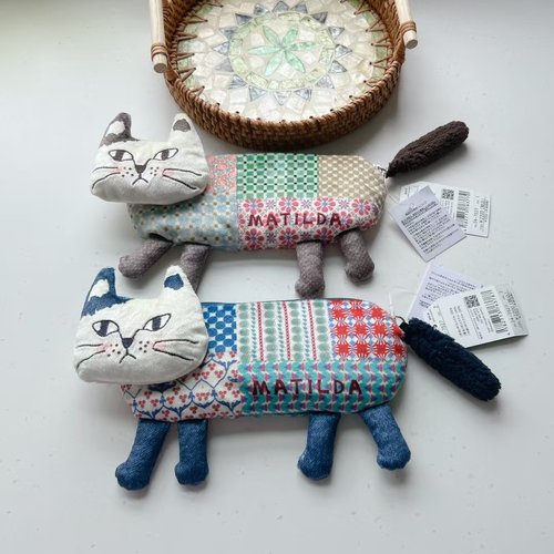 日本kusuguru新款爬猫刺绣笔袋零钱包眼镜包化妆品小物收纳包7527