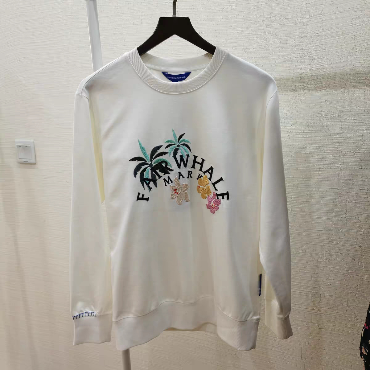商场撤柜男士休闲卫衣精致重工刺绣圆领简约针织柔软舒适潮套头衫