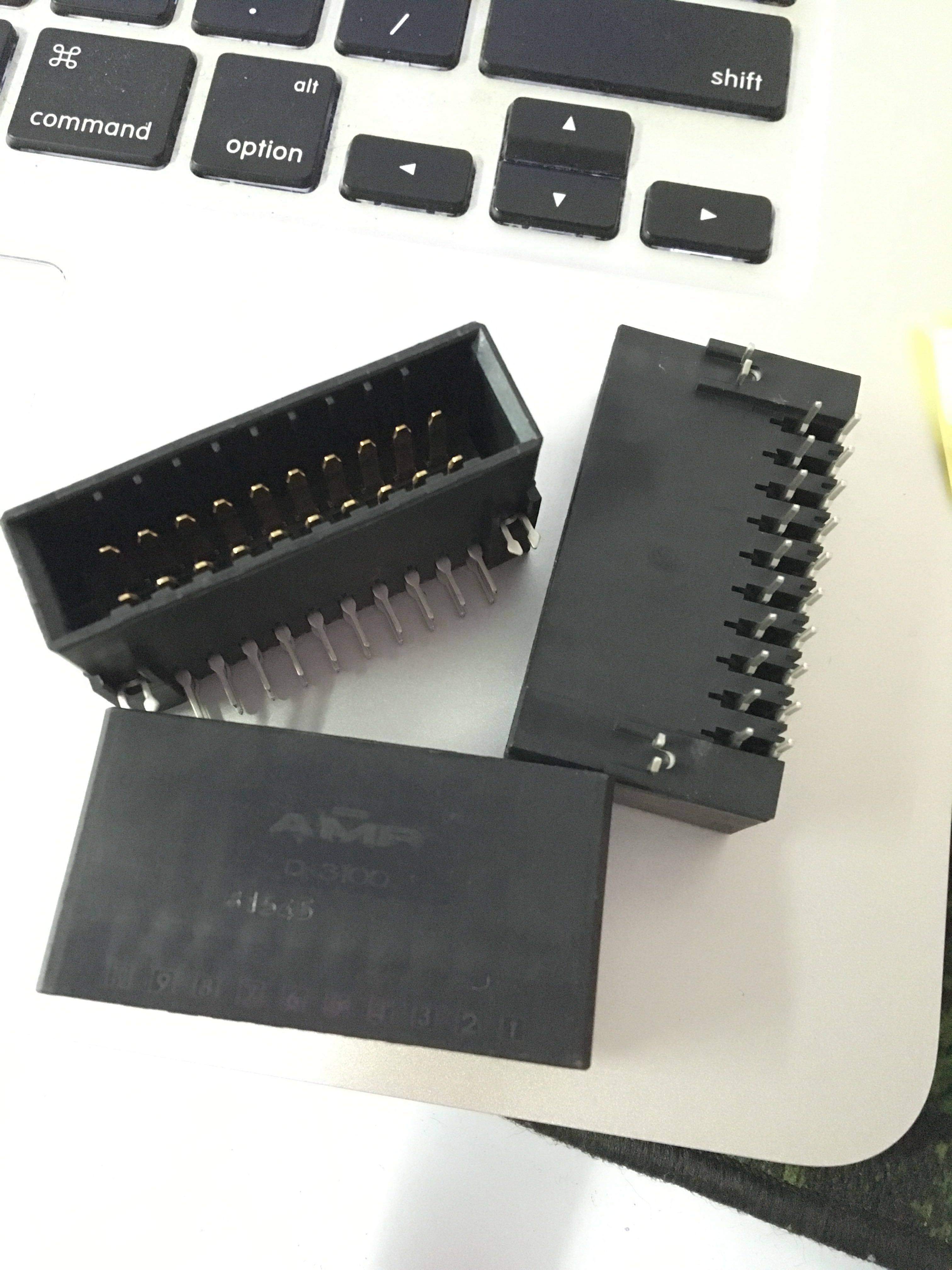 178308-3  AMP D-3100 1*10 双排 弯脚 20针 POS