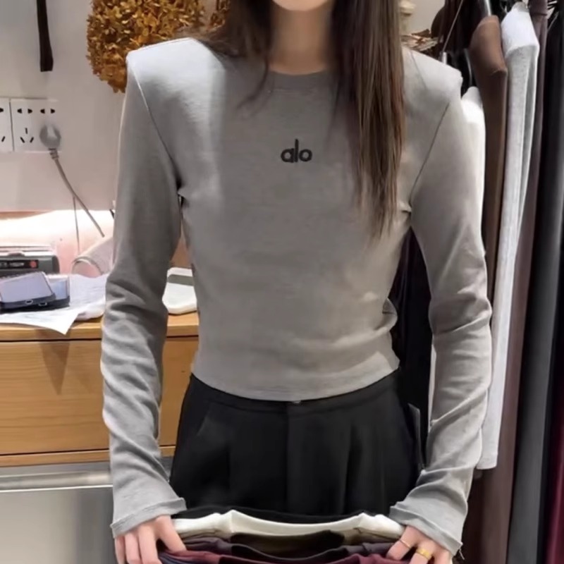 修身显瘦设计感长袖圆领字母刺绣