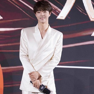 陈立农明星同款男士白色缎面长袖西服高端商务休闲轻奢西装外套潮