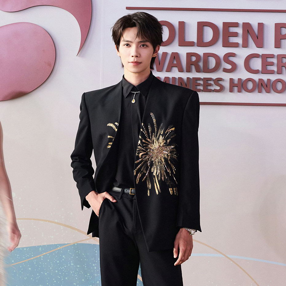 罗一舟明星同款黑色烟花金色刺绣钻西服男高级感宴会舞台西服套装,男装,休闲西服,淘宝优惠券,粉丝福利购,淘宝优惠卷