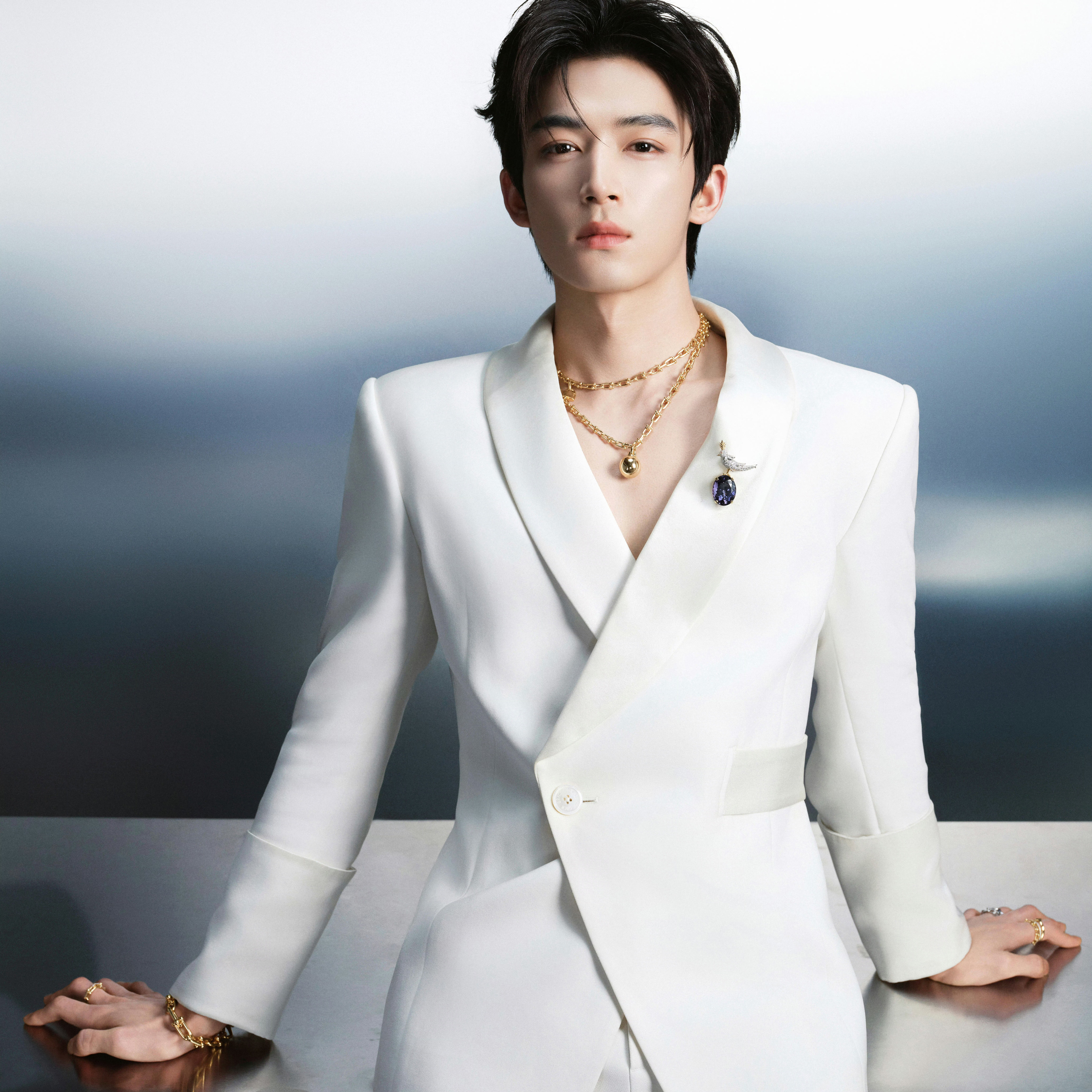 王星越明星同款白色醋酸腰带西装外套男高级感商务设计感西服套装,男装,休闲西服,淘宝优惠券,粉丝福利购,淘宝优惠卷