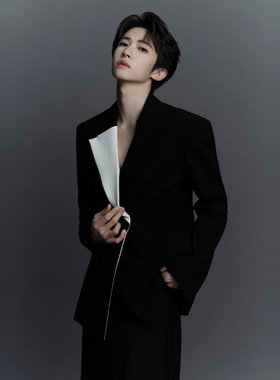 刘宇明星同款黑色修身男士西服外套时尚高级感休闲垫肩痞帅西装潮
