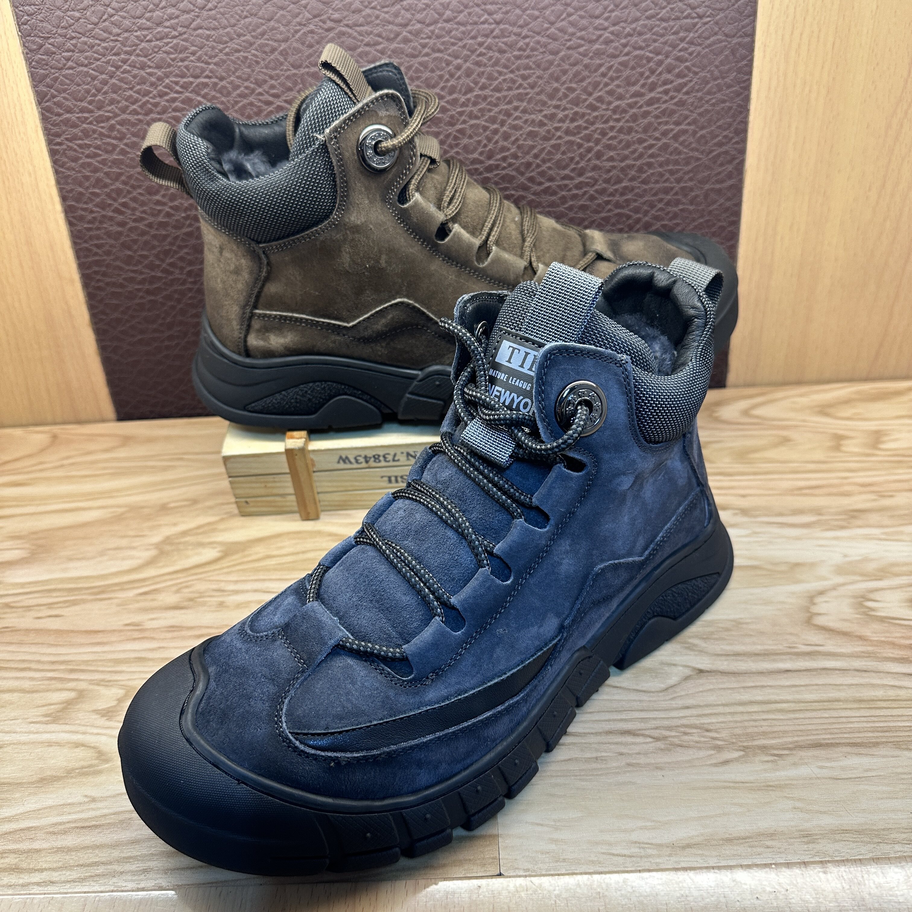 外贸头层牛皮羊毛保暖舒适高帮马丁靴皮毛一体户外防寒复古雪地靴