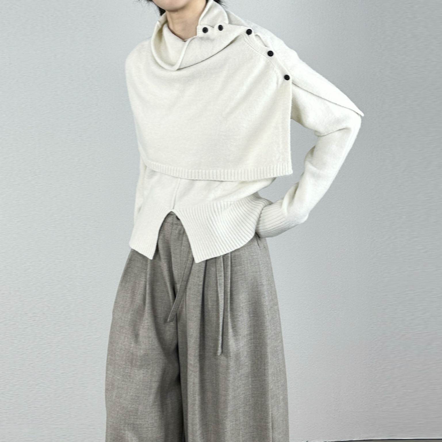 尢系UXI 2025“冬日暖阳”高领纽扣设计温柔保暖毛衣(配披肩)