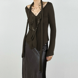 上衣 显瘦百搭针织衫 尢系UXI 2025秋冬纯欲风V领荷叶边设计修身