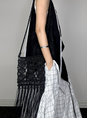 尢系UXI 波西米亚民族风黑色编织流苏单肩斜挎出游搭配包包