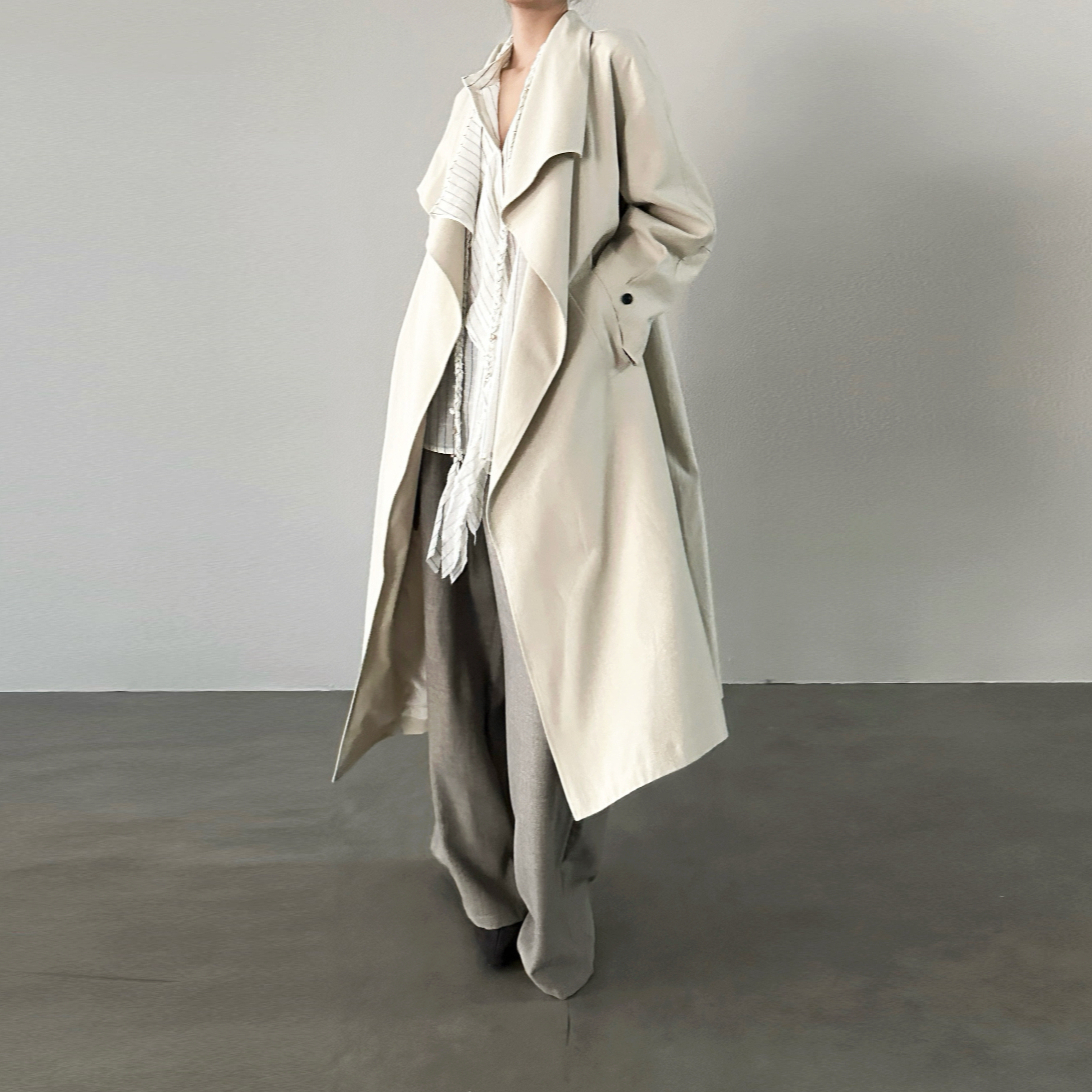 尢系UXI 秋冬复古大翻领设计简约大气宽松显瘦长款休闲风衣外套