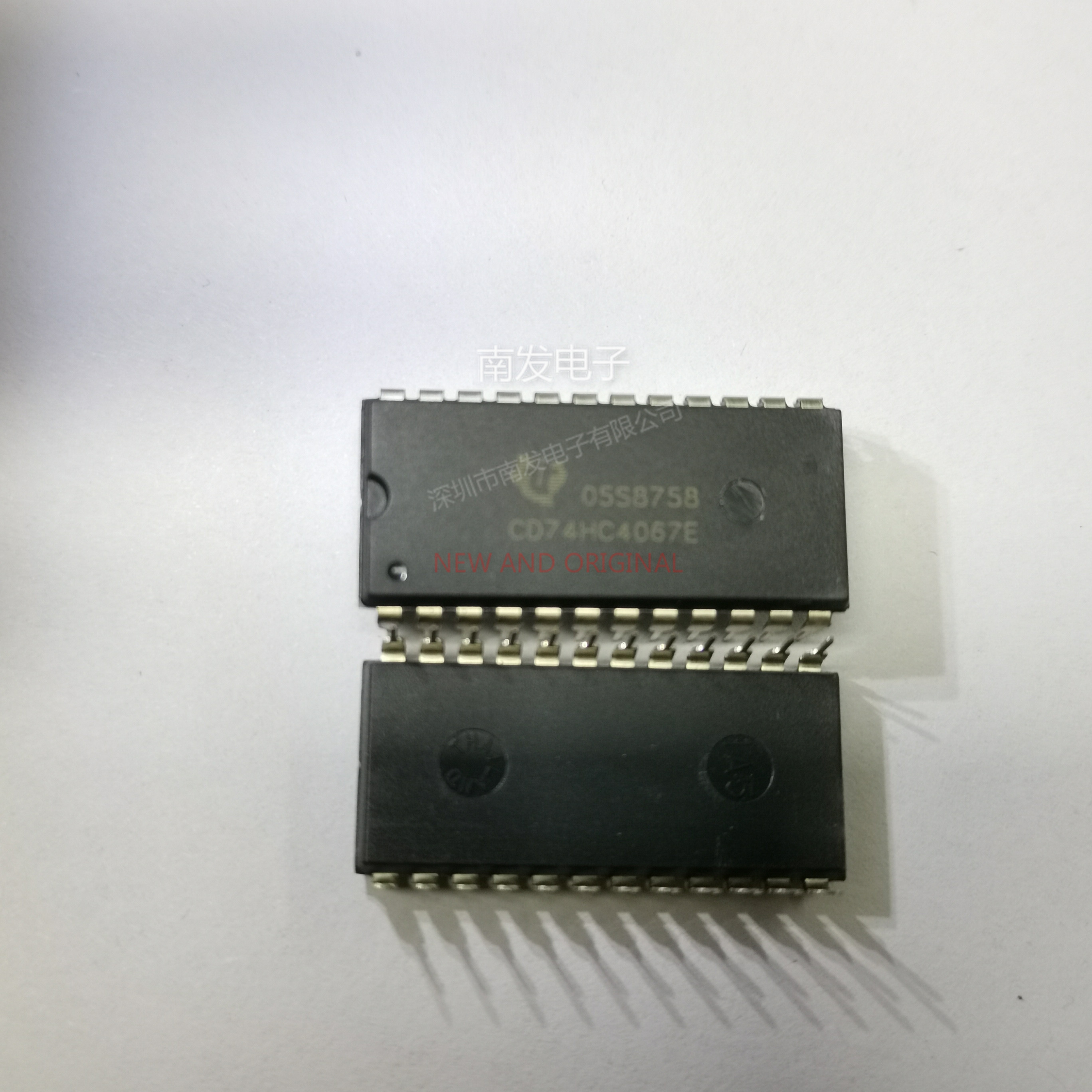 CD74HC4067E  DIP24接口 - 模拟开关，多路复用器  量大价优 全新