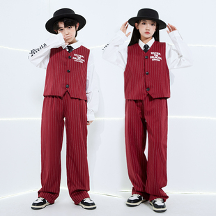 儿童爵士舞套装酒红西装马甲Popping演出服潮服男童街舞locking女