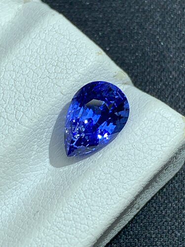 矢车菊蓝宝石 3.01克拉