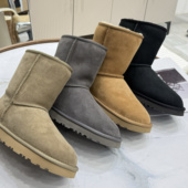 款 阿涛家雪地靴 5825经典 雪地靴08年进入国内时候就有中筒靴之母