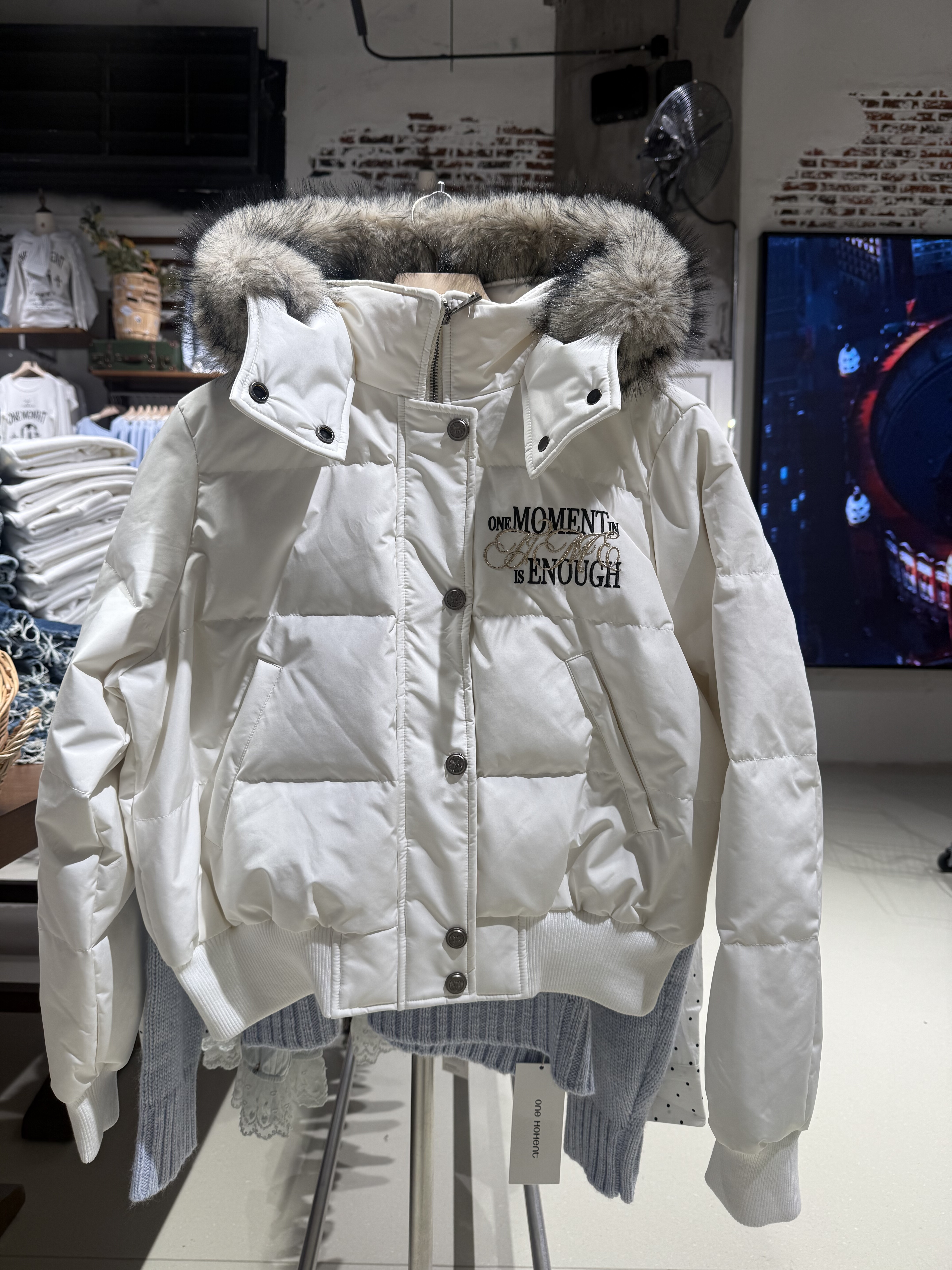 OM one moment国内正品代购连帽毛领羽绒服不支持退换