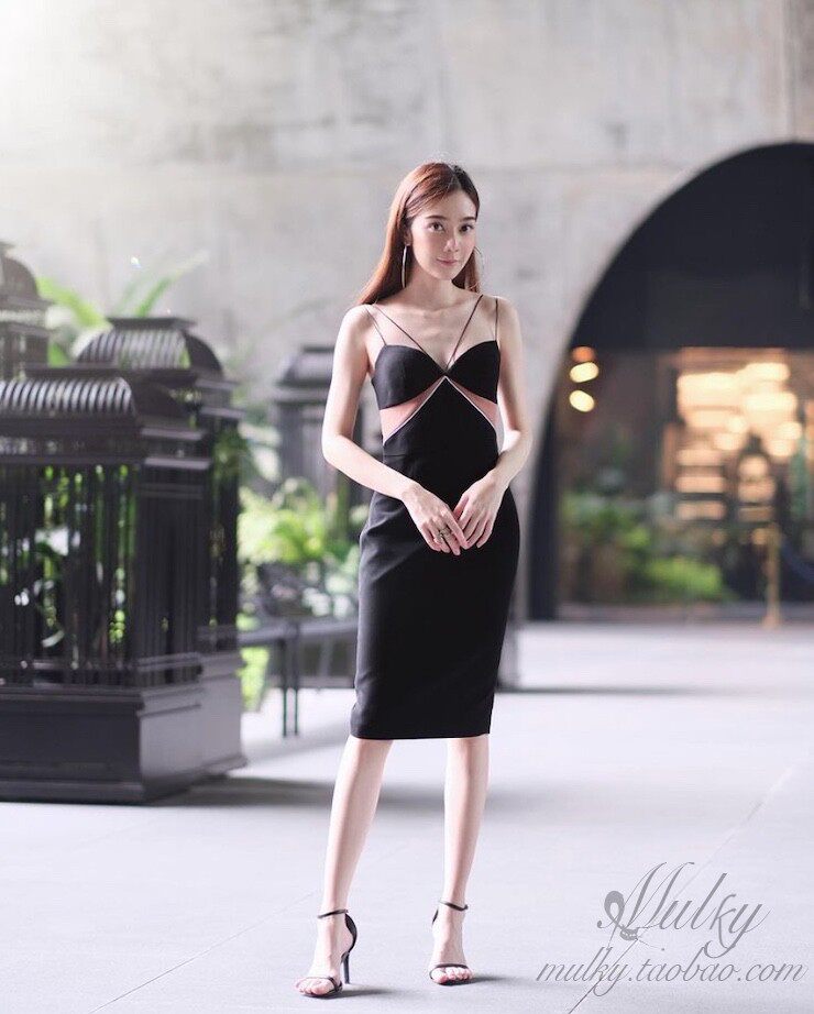 吊带高腰显瘦女人味短裙连衣裙