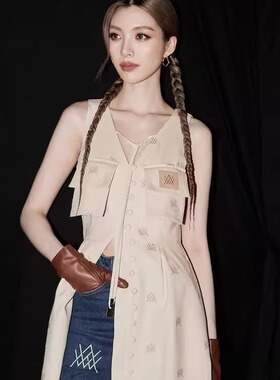 【泰国代购】设计师品牌 Wacay Orm款口袋字母纽扣背心连衣裙长裙