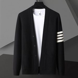 83804-P65春季休闲时尚毛衣外套男长袖开衫轻熟风商务休闲外套