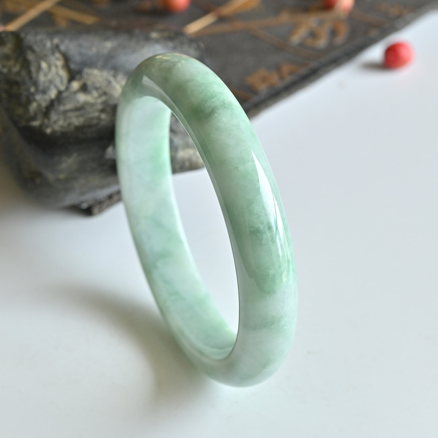 清仓天然A货翡翠手镯冰糯种淡绿玉镯子女款53缅甸玉手镯一物一图