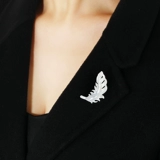 Оригинальная дизайнерская белая высококлассная брошь, костюм на лацкан, защитное белье, булавка, простой и элегантный дизайн