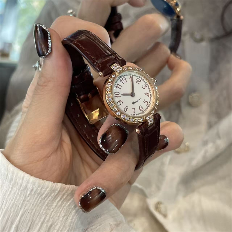 小蛮腰小众艺术女士女款手表女高颜值气质满天星女生腕表品牌潮流